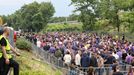 Situace před stadionem v Edenu před finále Konferenční ligy Fiorentina - West Ham