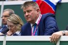 Prezident Českého tenisového svazu Ivo Kaderka se na podzim rozvedl s dlouholetou manželkou Ivanou, se kterou má boss českého tenisu tři dospělé dcery.