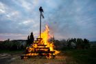 Hasiči v Praze řešili o čarodějnicích osm požárů. Kvůli zákazu ohňů je uhasili
