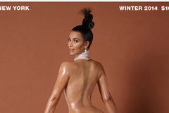 Mišmaš: Kim Kardashian se svlékla. A internet z ní má srandu