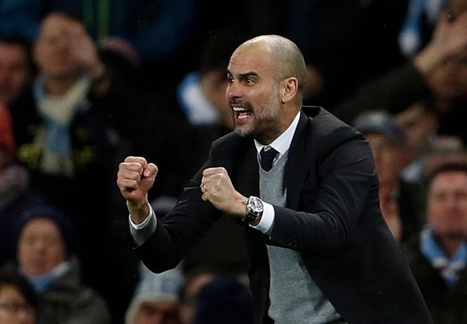 Pep Guardiola během utkání Manchester City - Monako