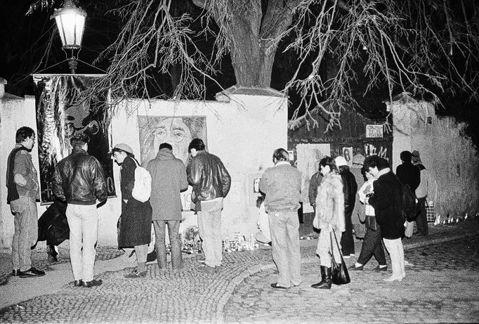 Unikátní fotografie ze zákulisí Václava Havla z období Sametové revoluce. Období mezi léty 1989-90.