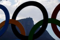 Den před startem her byl v olympijské vesnici okraden dánský tým