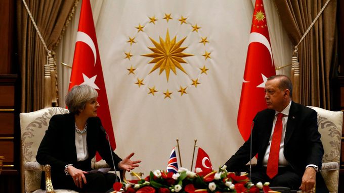 Theresa Mayová při setkání s prezidentem Erdoganem.
