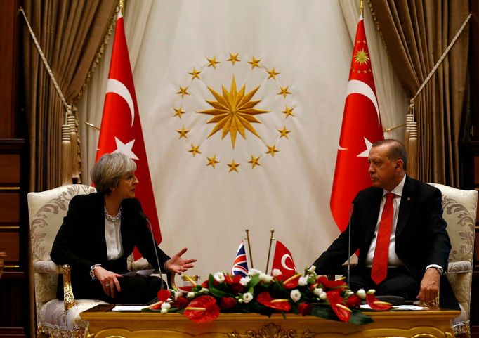 Theresa Mayová při setkání s prezidentem Erdoganem.