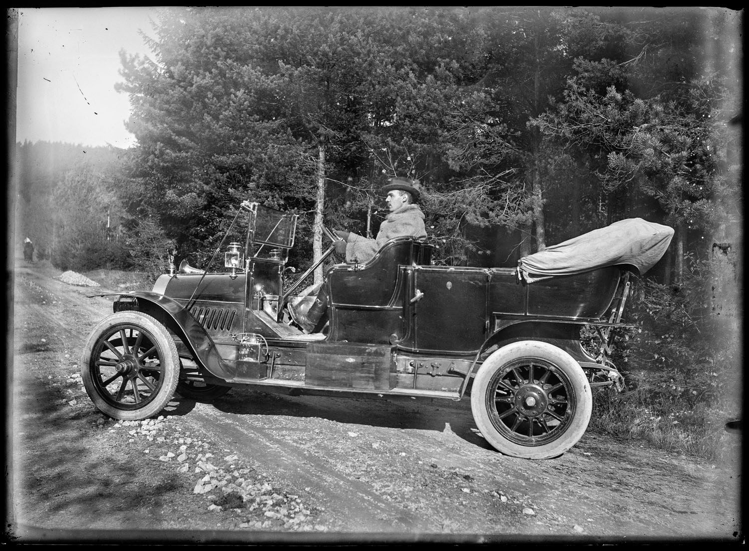 Negativy z popelnice, kniha, Martin Wágner, iniciativa, sbírka, archiv, Foto, fotografie, Magazín