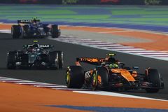 Jak hloupý musí člověk být, brání se Mercedes kritice "až příliš okatého" manévru