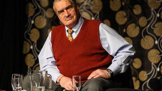 Schwarzenberg vyrazil na Moravu přemlouvat voliče