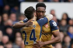 Arsenal porazil Everton, Leicester pokračuje v neohrožené jízdě