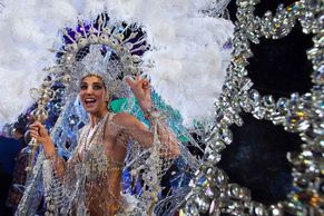 Svět ve víru karnevalů. Španělé vybrali jejich královnu