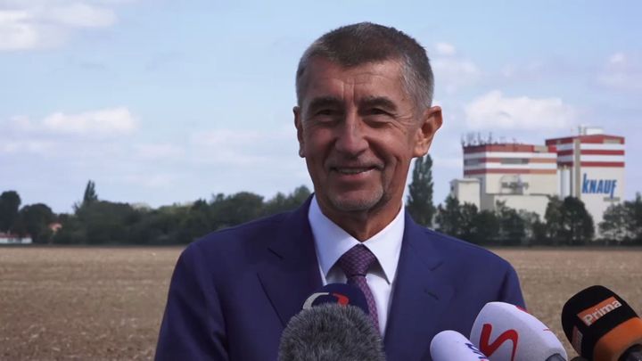 Babiš si přijel prohlédnout pozemek pro vládní čtvrť. Nejdříve okruhy, vzkázal Hřib
