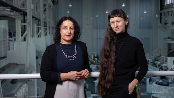 Architektka Anna Švarc (vlevo) a kurátorka Marie Foltýnová.