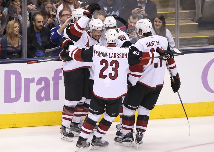 NHL: Arizona Coyotes vs. Toronto Maple Leafs (Domi, Larsson, Hanzal)