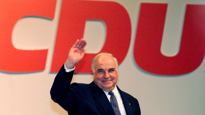 Helmut Kohl zemřel v pátek ve věku 87 let.