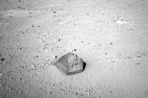 Marsovské vozítko Curiosity zkoumá rudou planetu