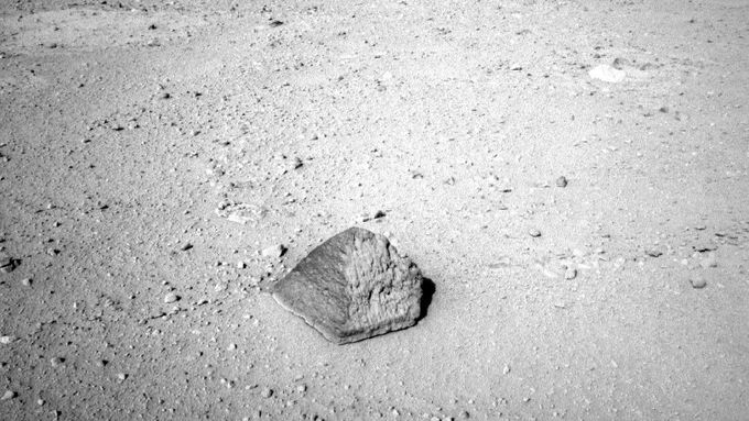 Marsovské vozítko Curiosity zkoumá rudou planetu