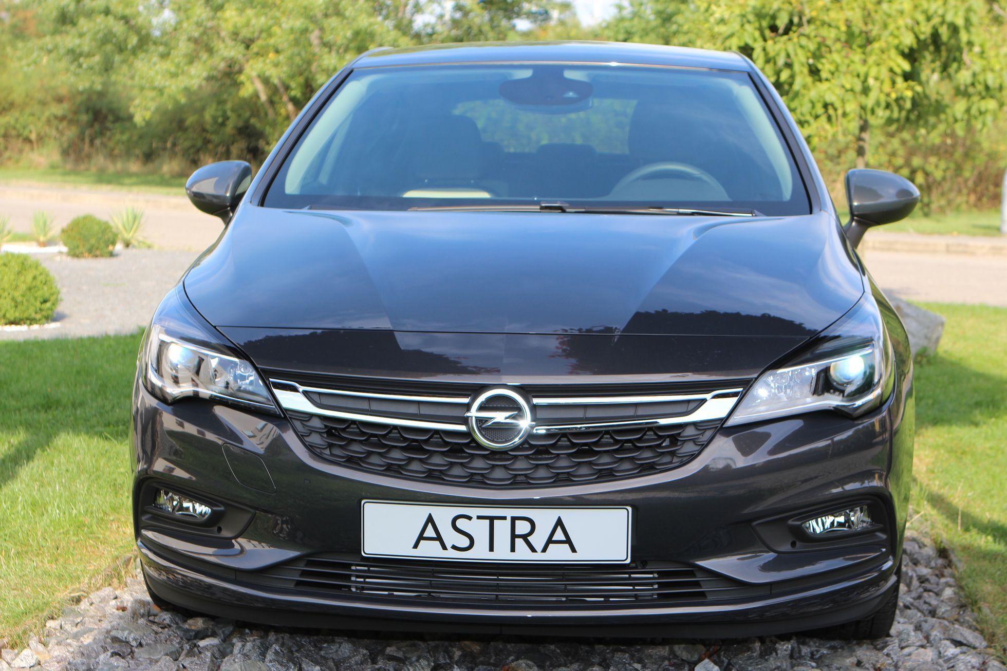 Opel Astra 2015 - příď