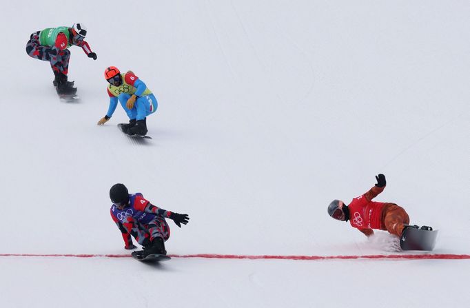 Dramatický finiš snowboardcrossového finále na hrách v Pekingu