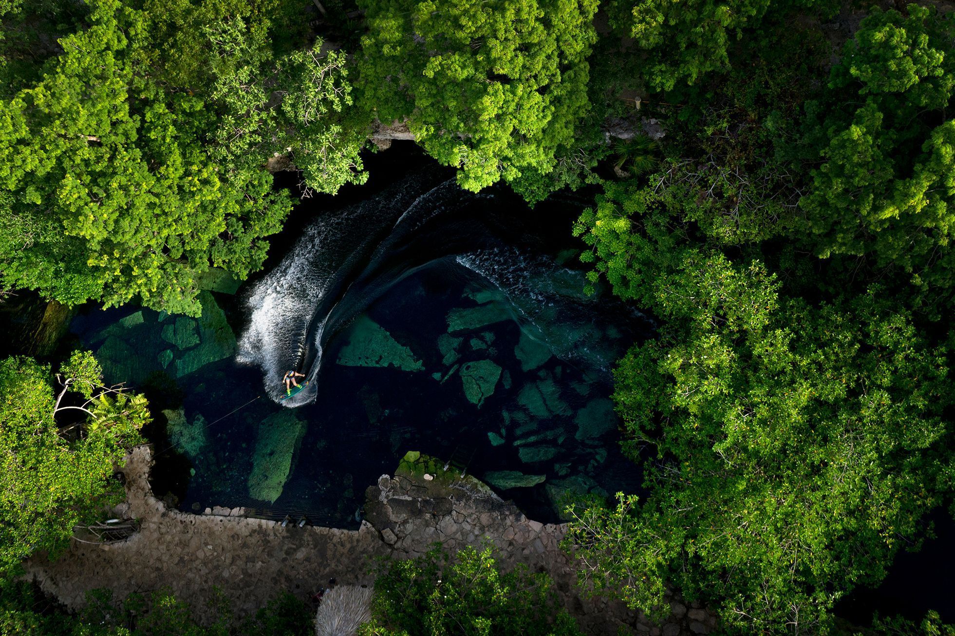 Extrémní sporty pohledem z výšky (Red Bull Content Pool)