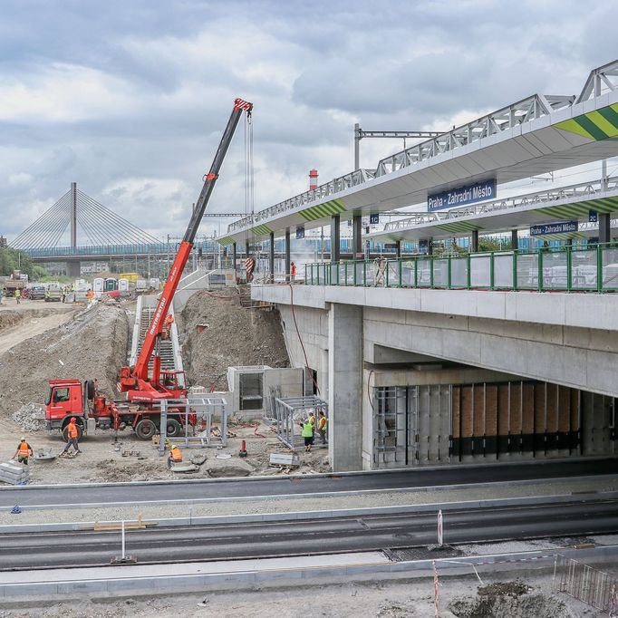 Správa železnic otevřela novou železniční stanici Praha-Zahradní Město.