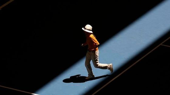 Williamsová a Dementěvová za vedra postoupily