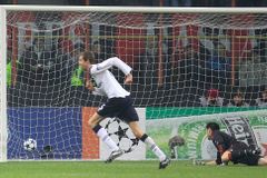 Tottenham vyloupil San Siro, Raúl vyrovnal ve Valencii