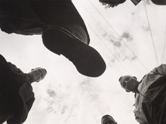 Bez názvu (Iwakuni), z cyklu Žvýkačka a čokoláda, 1960, Shomei Tomatsu