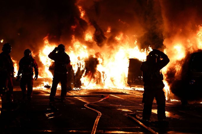 Protest ve Francii po smrti 17letého Nahela.