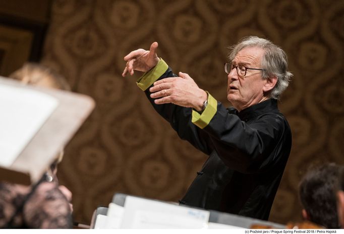 Snímek ze čtvrtečního vystoupení Johna Eliota Gardinera s Monteverdi Choir a English Baroque Soloists na Pražském jaru.