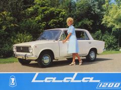 Vůz byl oblíbený rovněž v České republice, kde se nabízel v síti Mototechny.
