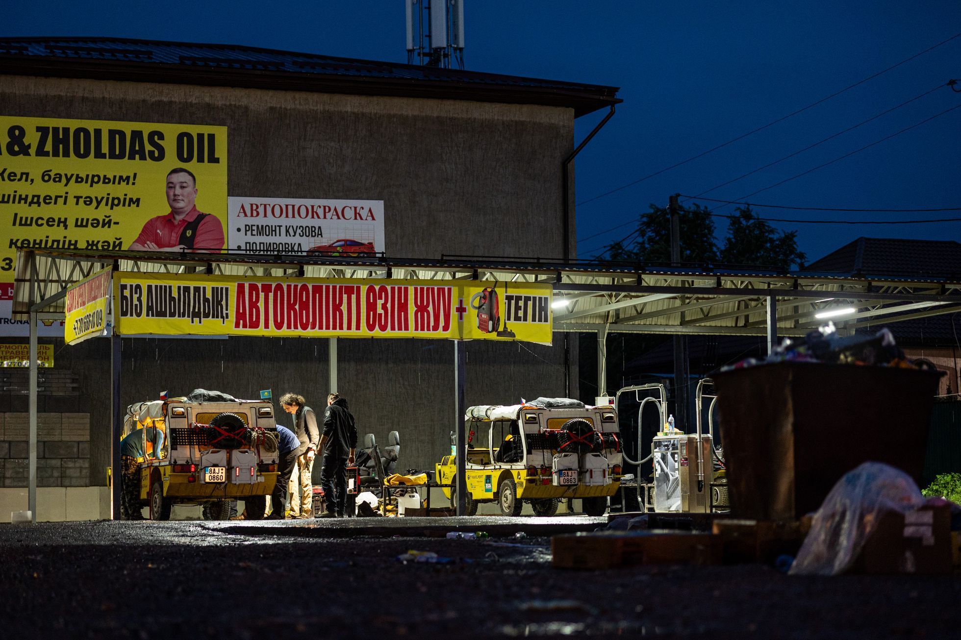 Dan Přibáň Žlutá žába Trabantem Turkmenistán