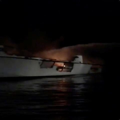 Požár lodi u Kalifornie