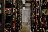 V jeho útrobách knihovna uchovávala 300 tisíc svazků knih.