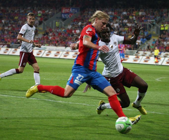 Fotbal, GL, Plzeň - Sparta: František Rajtoral - Costa Nhamoinesu