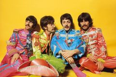 "Seržant Pepř" podepsaný všemi Beatles stál 6 milionů
