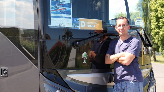 Spolupracovník Aktuálně.cz Michal Štengl se stal řidičem luxusního autobusu při ME ve veslování.
