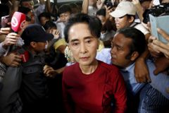 Barmská vojenská junta obvinila Su Ťij, že přijala nelegální platby a zlato