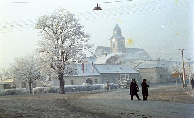 Město Fiľakovo na jižním Slovensku v roce 1961