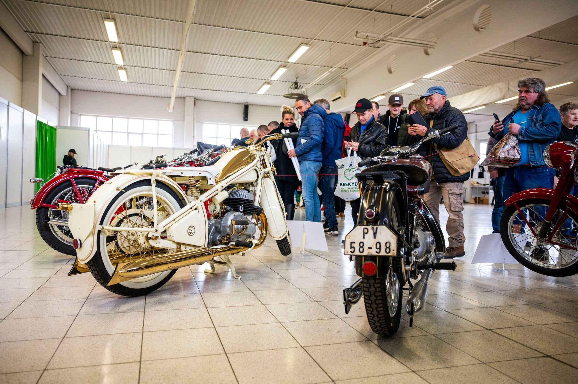 Aukce a burza Retro Garáž listopad 2025