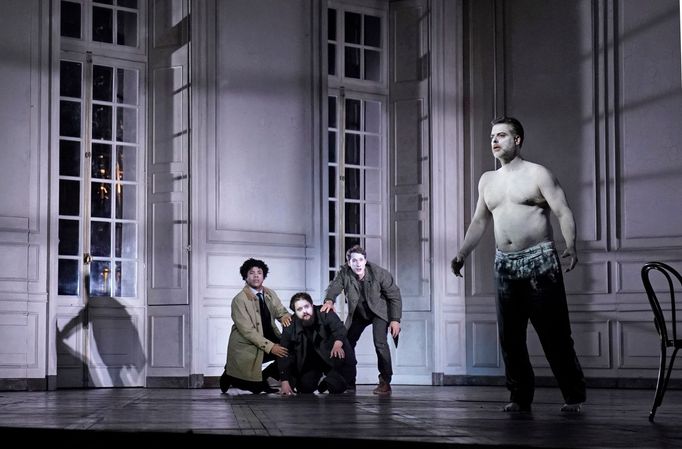 Snímek z opery Hamlet.