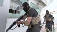 Videozáznam zveřejněný  v úterý Húsíi ukazuje ozbrojené muže, jak se nalodili na palubu a spustili sérii explozí, které vedly k potopení plavidla. Všech 22 členů posádky Magic Seas naštěstí zachránila projíždějící obchodní loď.