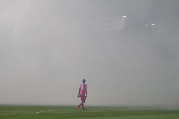 Dýmovnice v utkání 14. kola F:L Plzeň - Slavia