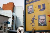 Vladimír Putin je v Kosovské Mitrovici velmi populární. Nálepky s tváří ruského prezidenta jsou vidět na každém rohu.