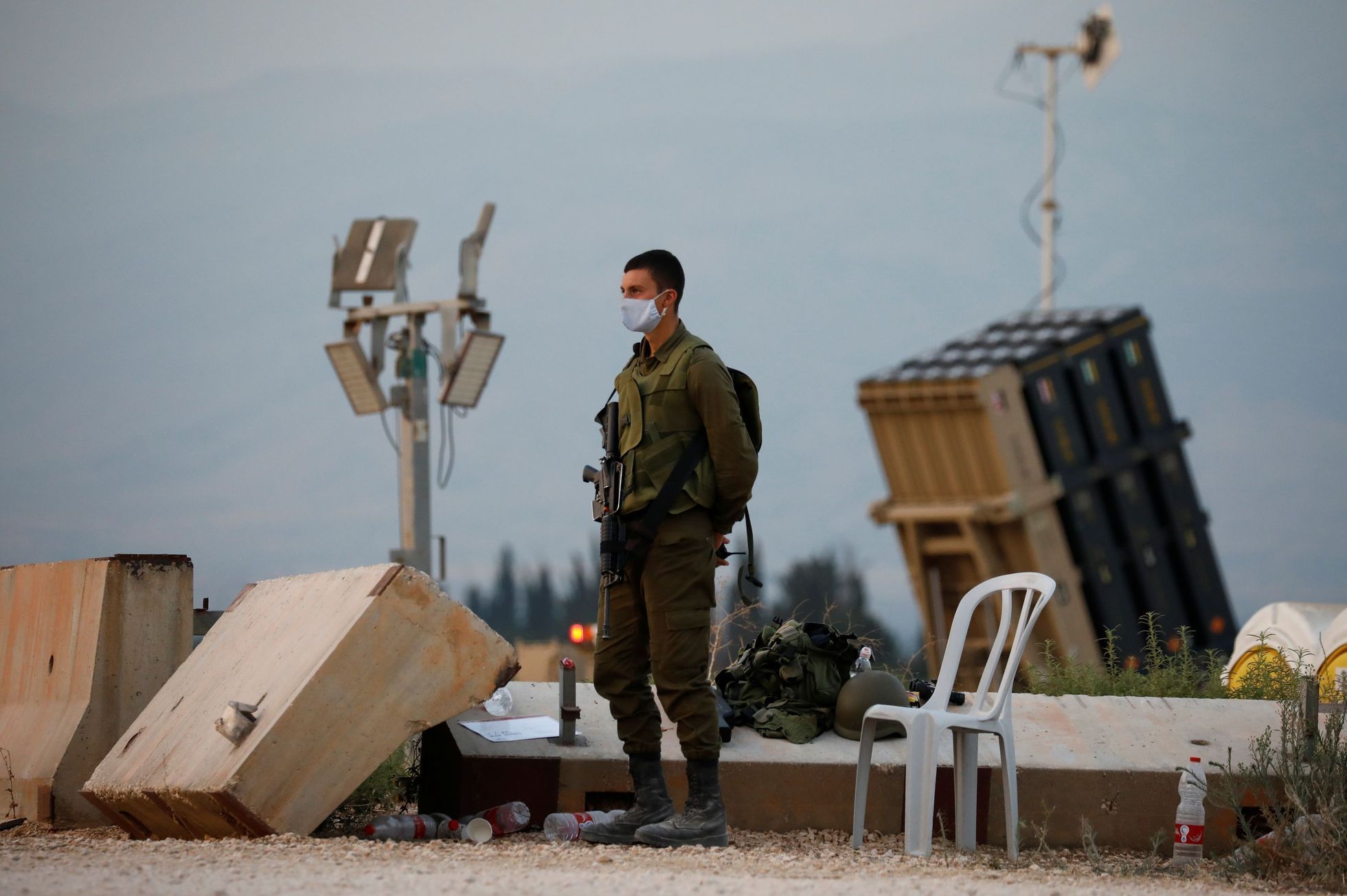 Izraelský voják na hranici s Libanonem