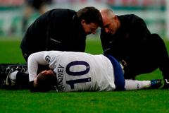 Ferguson: Zanechte modlení, Rooney je za pár týdnů fit