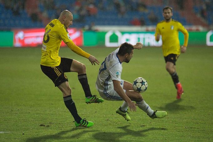 Baník Ostrava - Karviná, fotbalová liga (Baroš)