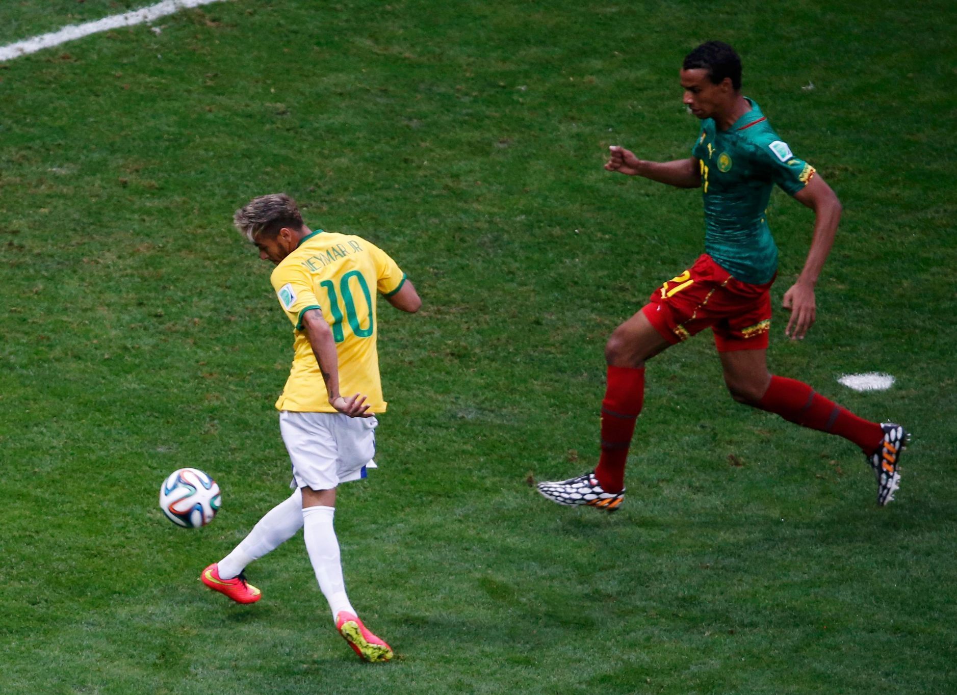 MS 2014, Kamerun- Brazílie: Neymar