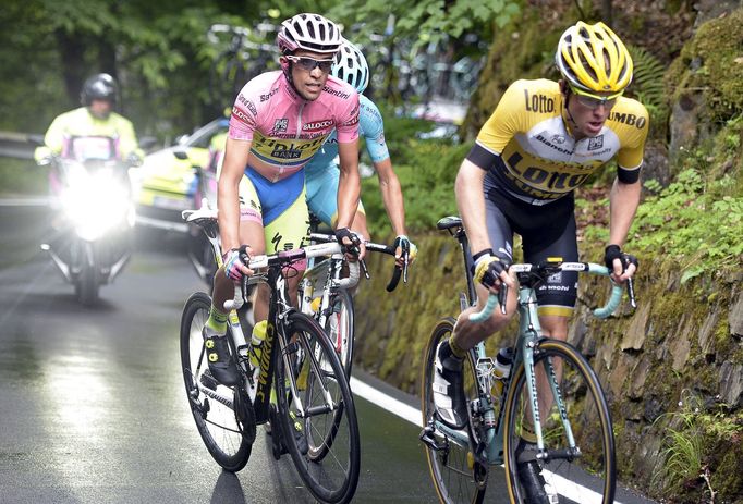 Giro d'Italia 2015 - Steven Kruijswijk táhne Alberta Contadora