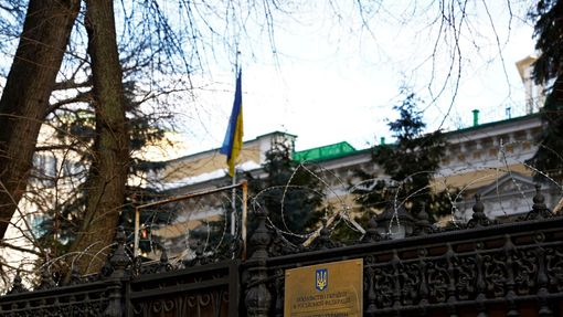 Ukrajinská ambasáda v Kyjevě v den ruské invaze na Ukrajinu, 24. února 2022.