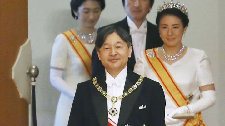 Naruhito převzal panovnické insignie a stal se 126. císařem nejstarší vládnoucí dynas